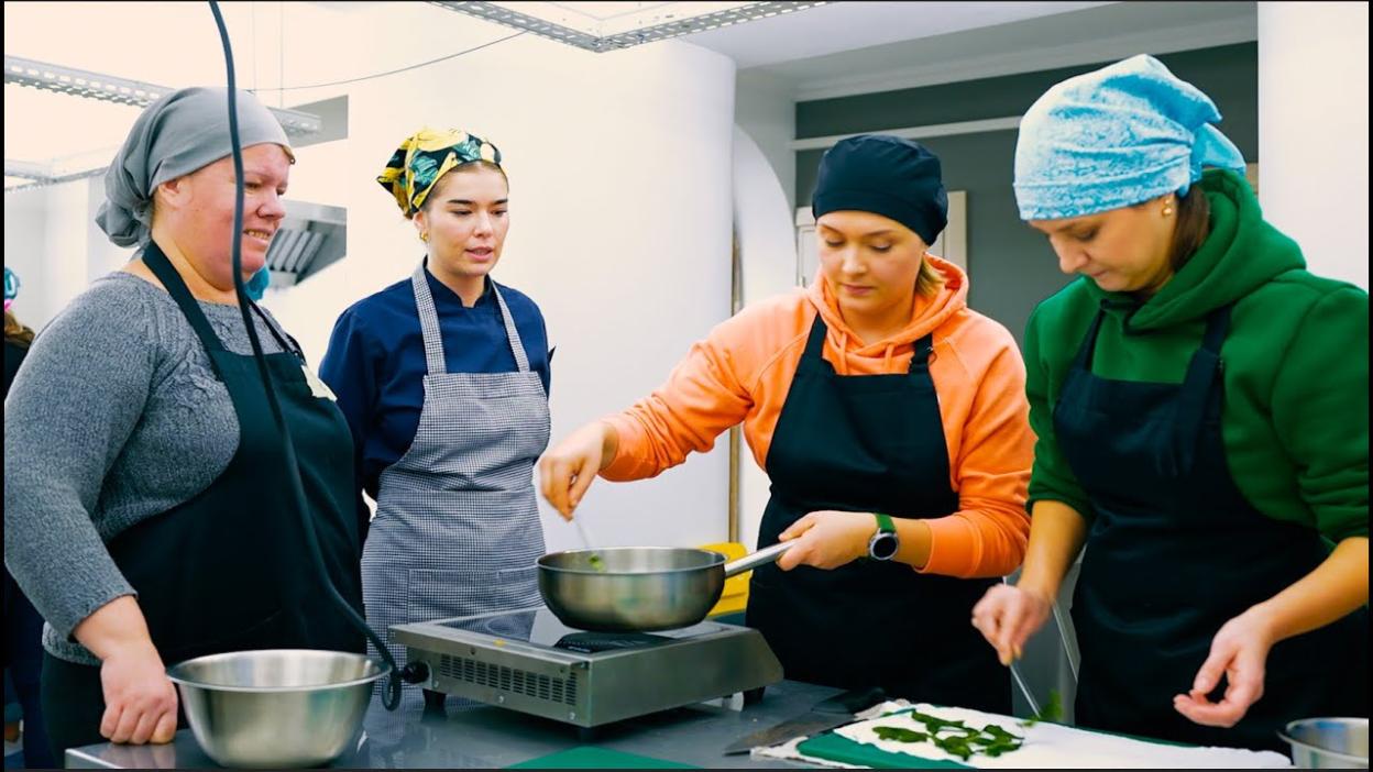 Cooking Up Hope: Culinary Course for Ukrainian Refugees in Moldova | World Vision