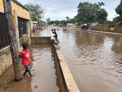 A day after heavy rains flooding several houses in central and south Mozambique, the capital Maputo was among the most affected, with several houses underwater due to its populous neighborhoods.