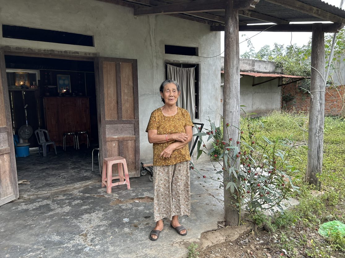 Ms. Le Thi Dan, a 74-year-old woman living alone in Thuan Hoa commune, was one of the program participants who benefitted from the ECHO-funded Anticipatory Action project. 