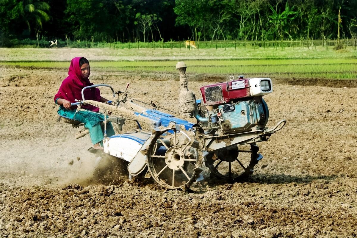 Women in Bangladesh benefit from WEE