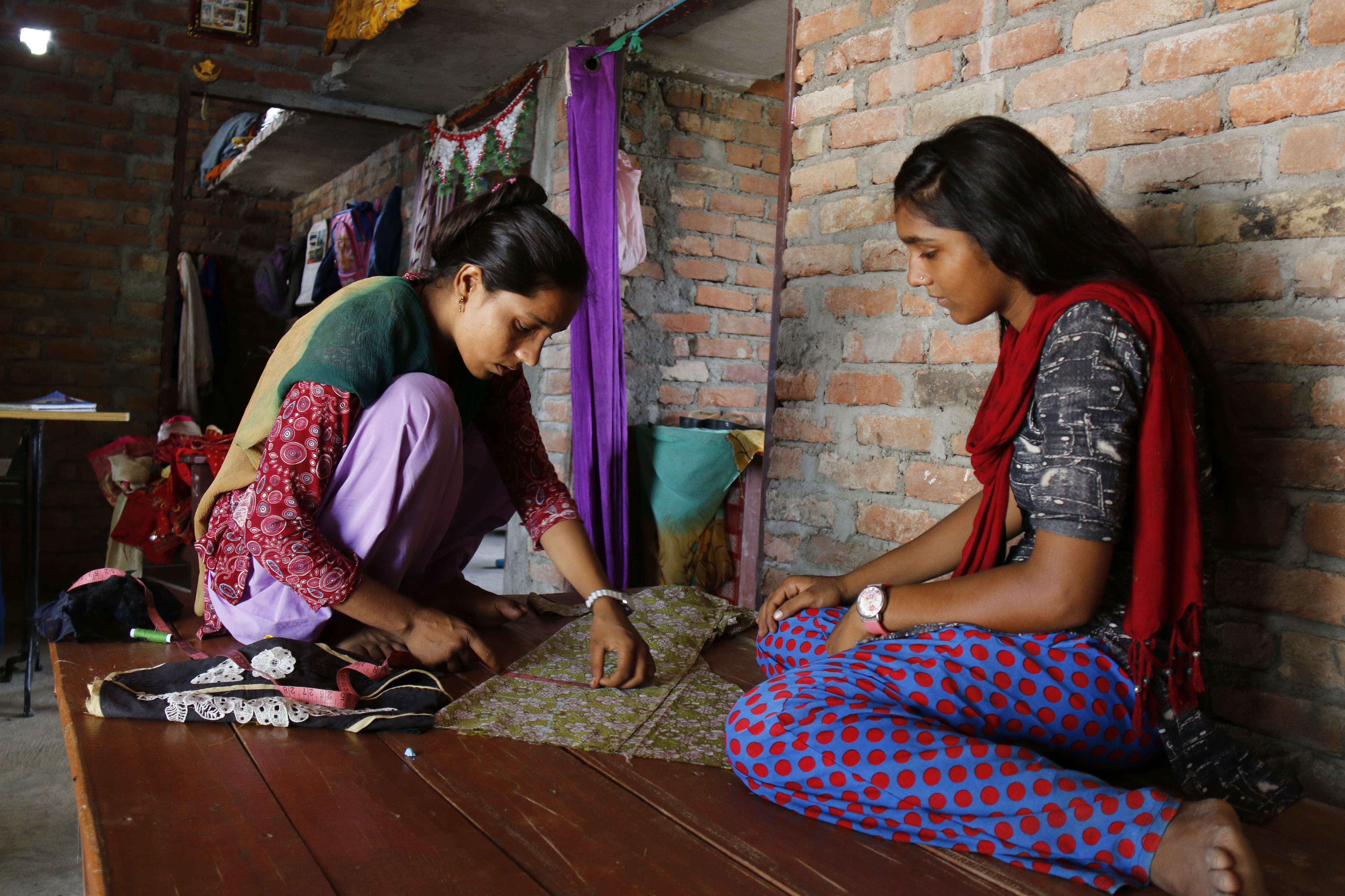 Noorjahan teaches her young sister