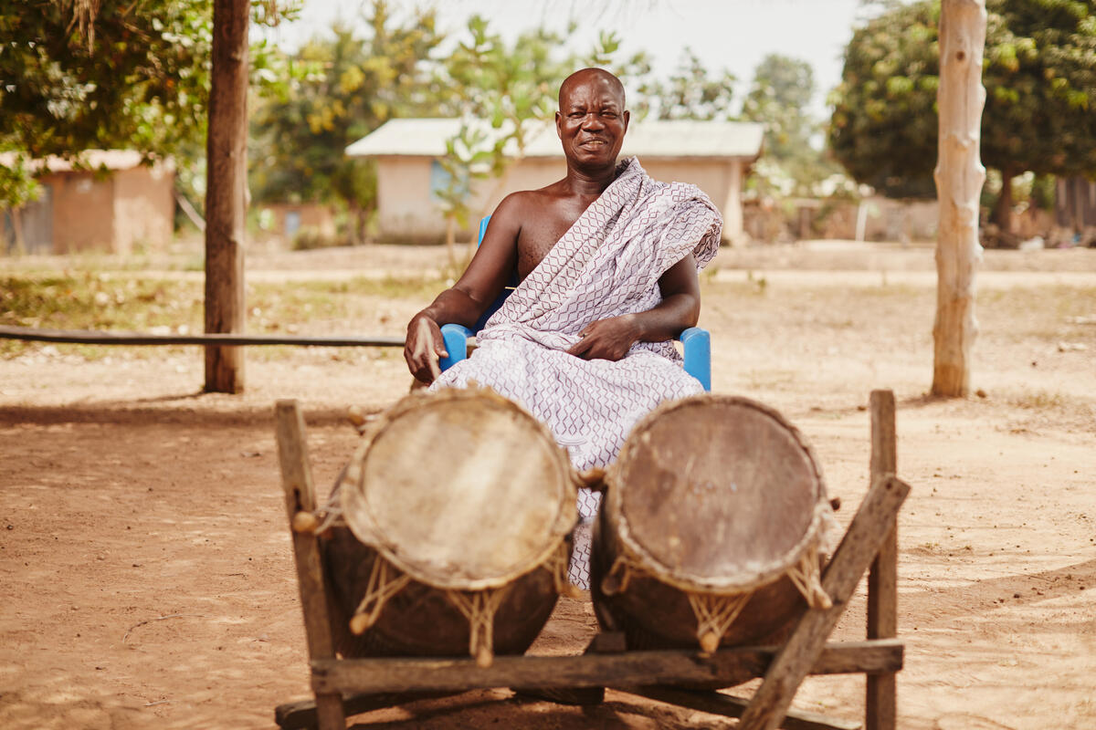 Respect for your elders is an important part of all social interactions in Ghana – anyone older than you is “Uncle”, “Auntie”, “Brother”, “Sister” or “Sir/Madam”, depending on their age relative to yours. And don’t forget to say “please” whenever you address them! This respect extends to hospitality – visitors are welcomed with open arms and plied with food, drink and attention. “Akwaaba!” (Welcome!)