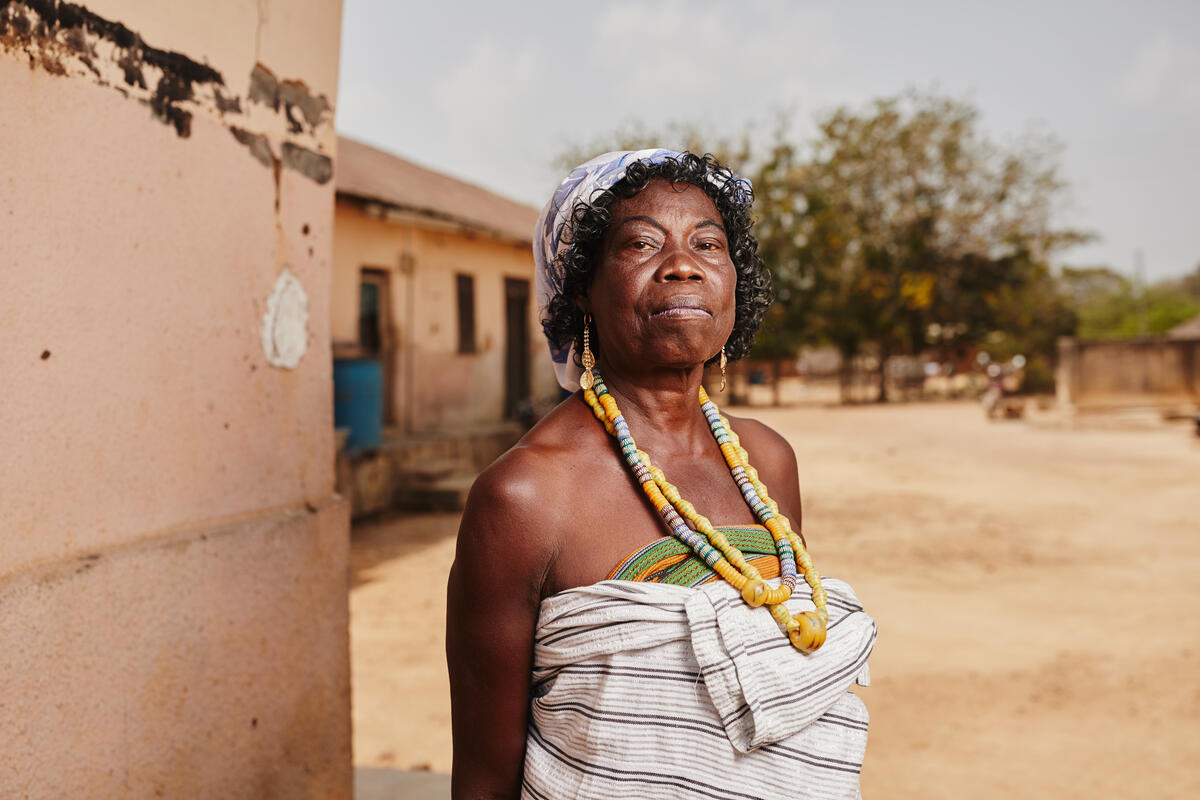 A women wearing a Ghanian textile