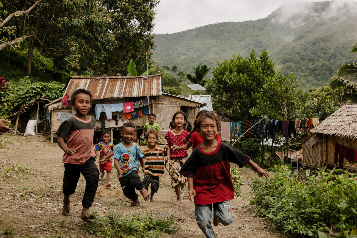 Children running 