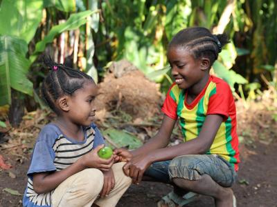 Derartu and her sister playing