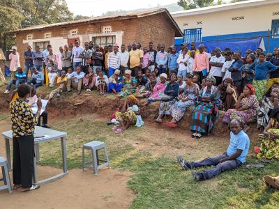 Selection of community volunteers in the Kasenga CEPAC health area by the community under the leadership of the district chief, in the Uvira copy health zone.