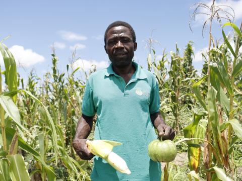 Saíde Namuana in his farm