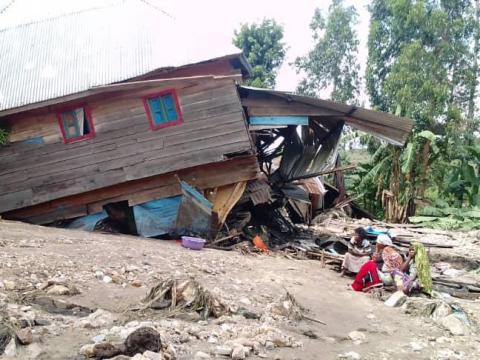 Overview of a house destroyed by the floods in Kalehe