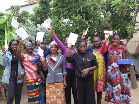 The Cabinda Integrated Project is implemented by World Vision Angola and is helping to reduce the social vulnerability of many families by strengthening women's leadership so that they can co-operate for the well-being of their families and the development of their communities through community boxes.