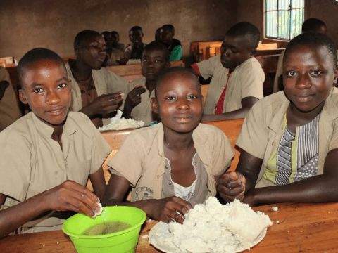 Three girls eating lunch