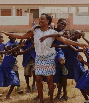 Group of school children with teacher