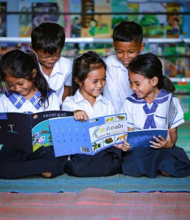 children reading